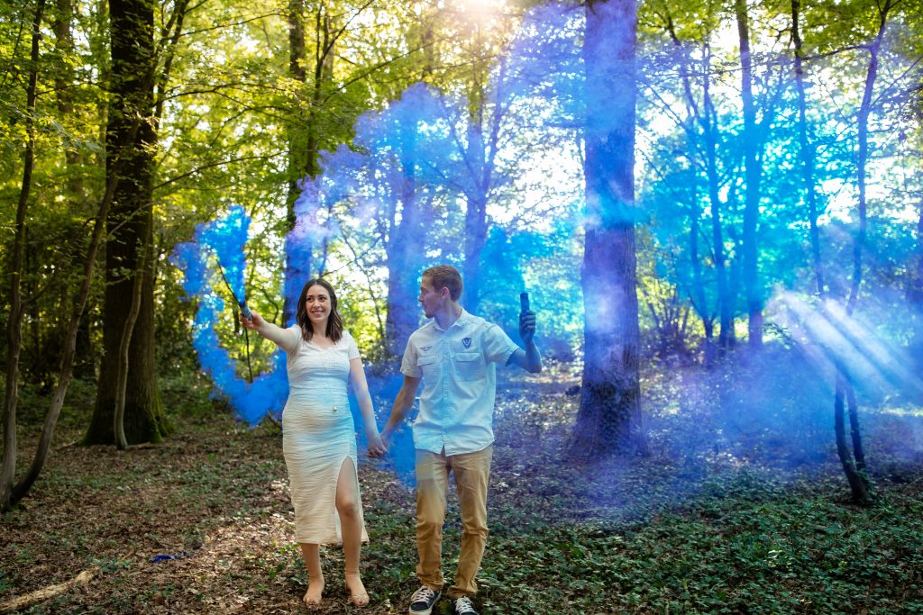 Séance photo grossesse dans les bois gender reveal